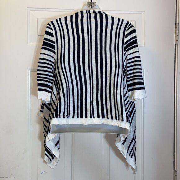 Forever 21 Black and Cream Striped Cardigan - Picture 4 of 6